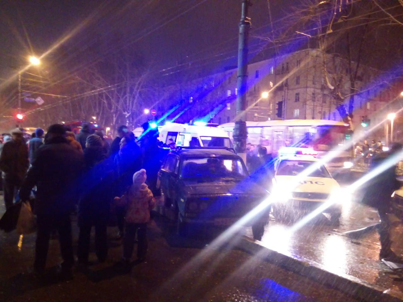 «Пытался проскочить на красный». Авария на Октябрьском проспекте