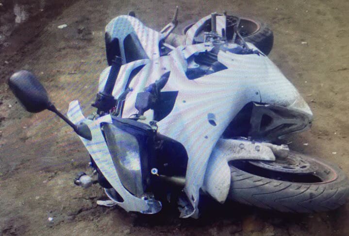 Опасный обгон. Мотоциклист врезался в ВАЗ