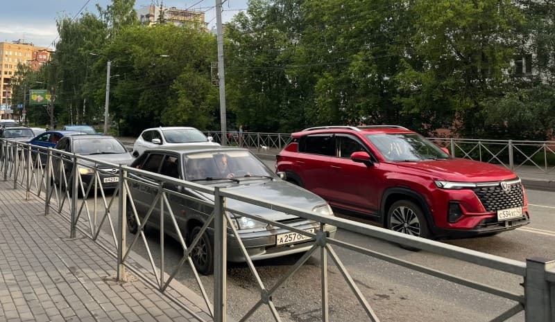 Парадокс российского автопрома: дешевеющие машины не находят покупателей