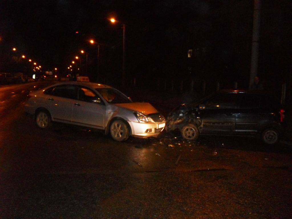 Таксист выехал на «встречку» и травмировал пассажира