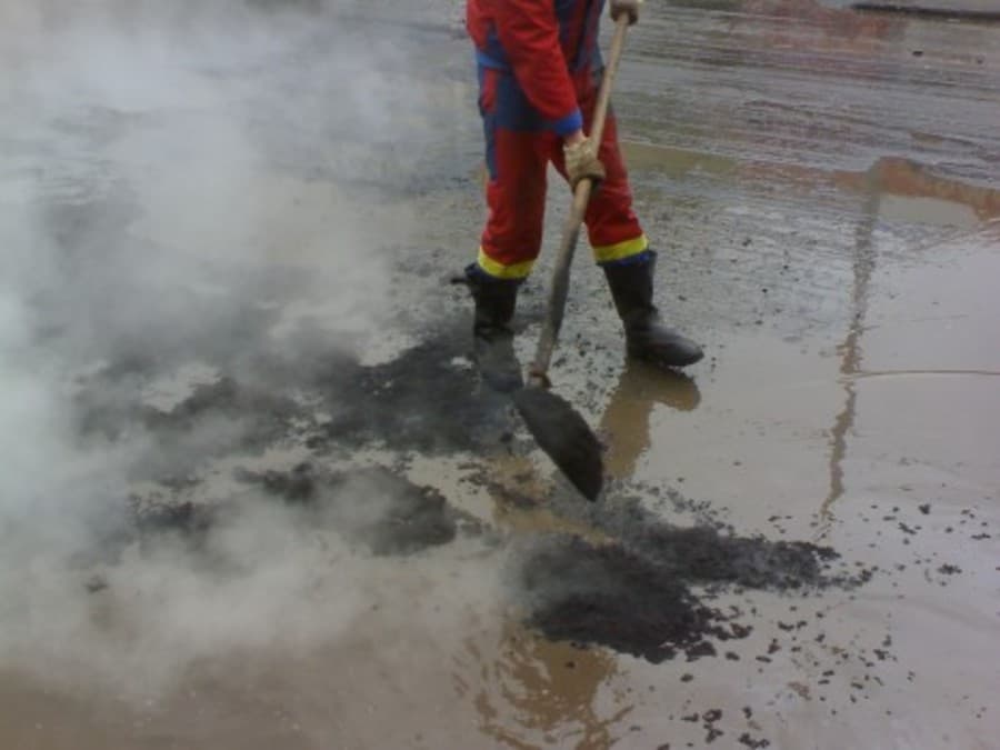 В Кирове на дорогах появится временный асфальт