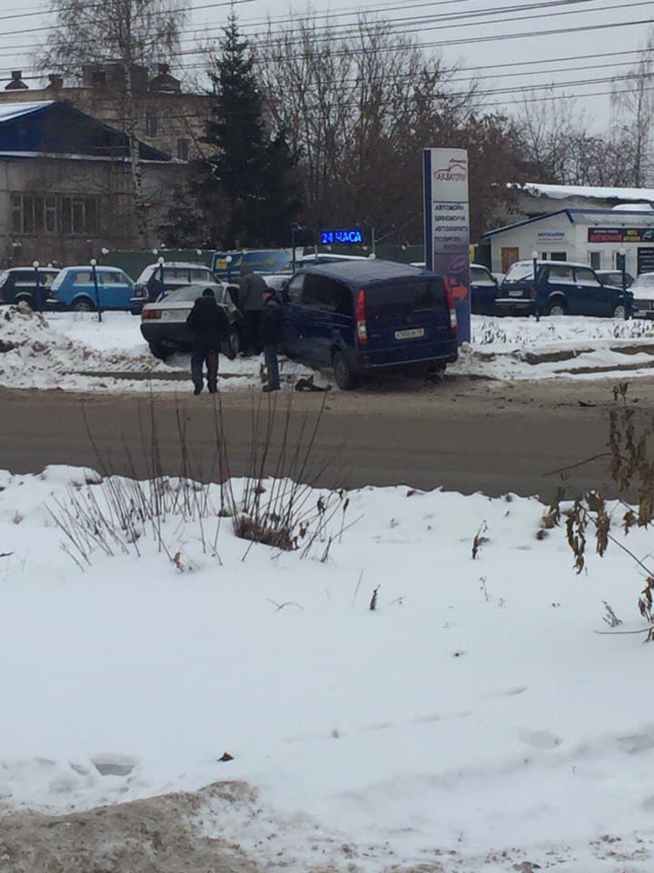 ДТП на Ломоносова: Mercedes разворотил Audi