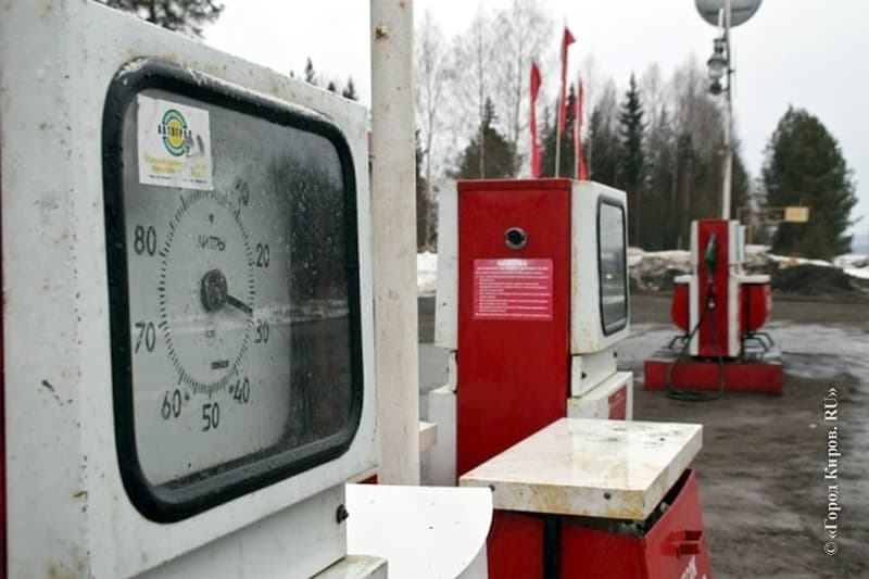 Плюс 50 копеек! В Кирове подорожал бензин