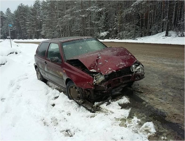 "Семёрку" занесло - авария в Белохолуницком районе