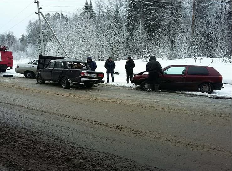 "Семёрку" занесло - авария в Белохолуницком районе