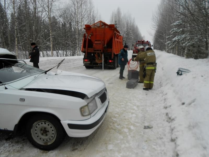«Волга» не смогла остановиться перед «Камазом»