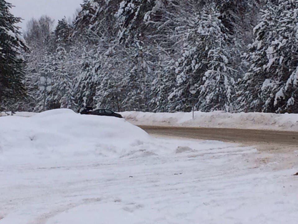 Прицеп «Камаза» занесло на встречную полосу