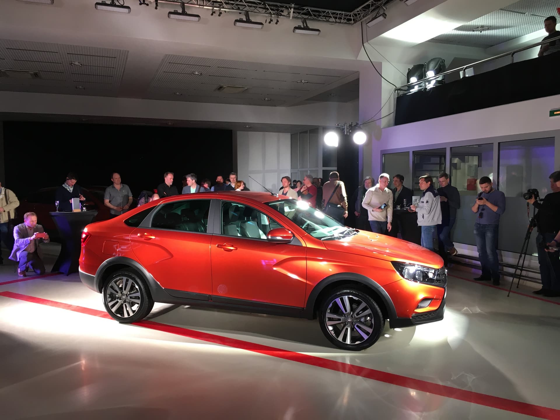 203 миллиметра под днищем. «Автоваз» представил Vesta Cross