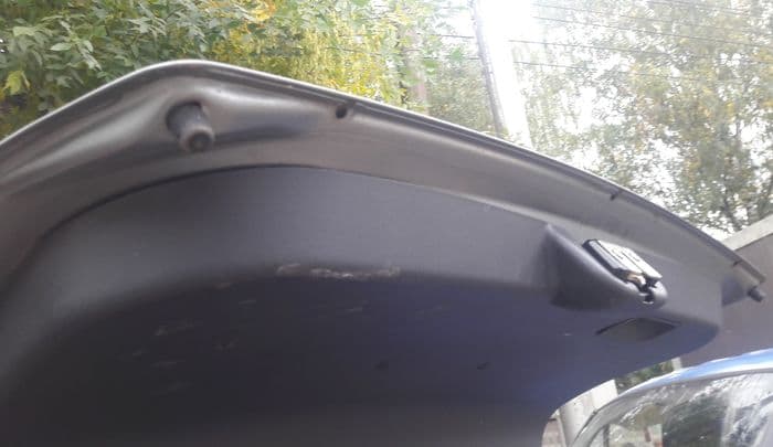 Если в салоне вашего автомобиля течь - не стоит покидать судно