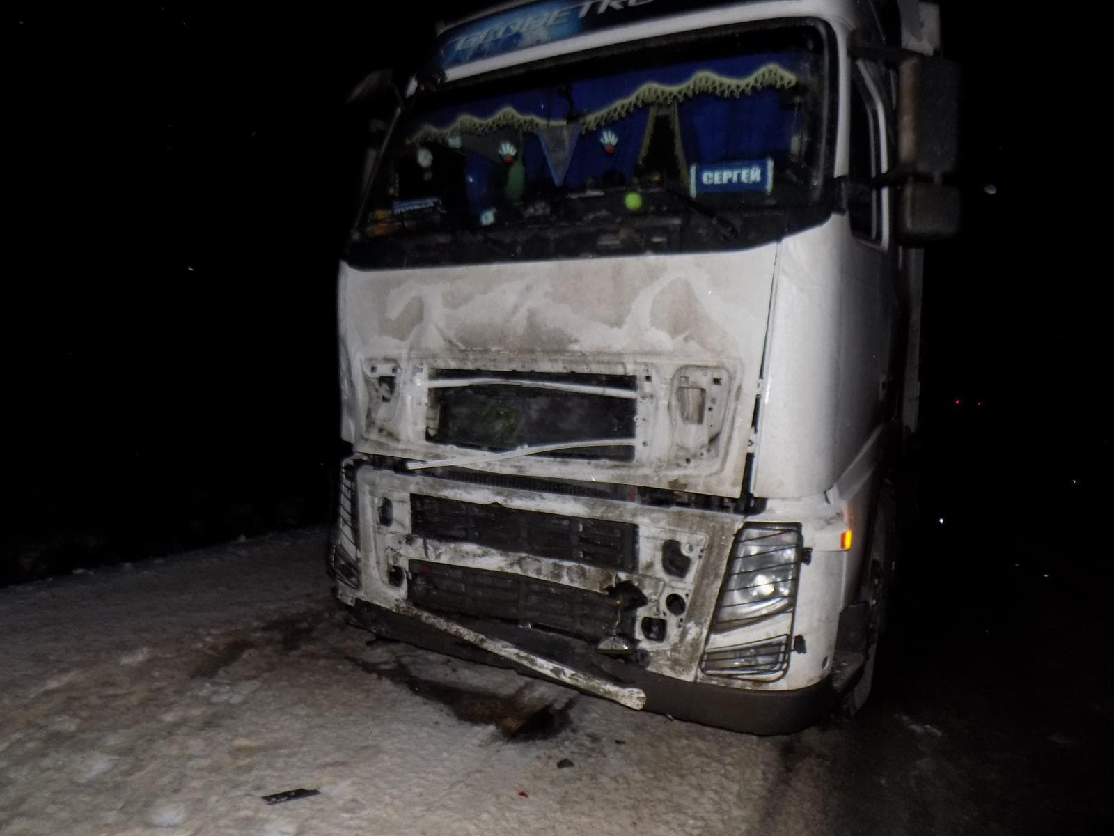 Водитель Lada Kalina, врезавшейся в Volvo, погибла