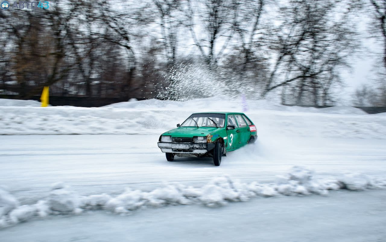 Лёд, вода и колея: в Слободском состоялись финальные заезды Кубка АМК «Виктория»