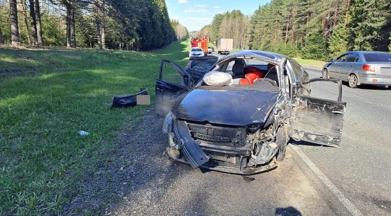 При ДТП с грузовиком в Слободском районе опрокинулась иномарка