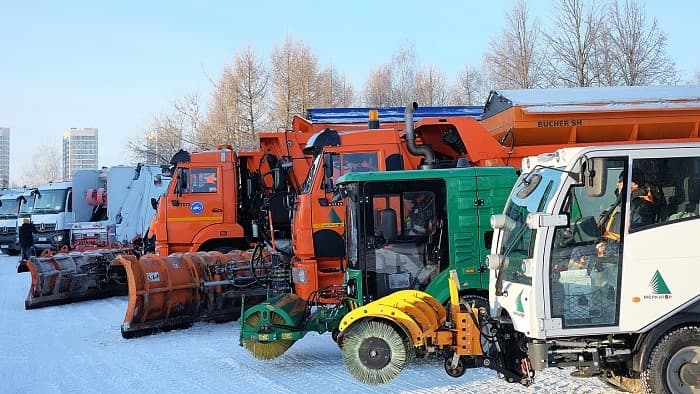 «Гордормостстрой» показал новую технику для уборки Кирова