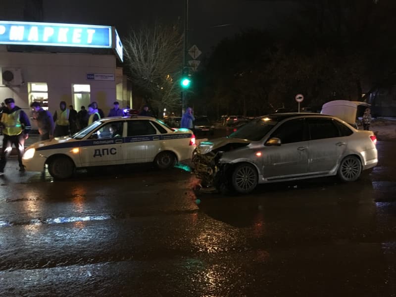 Один из водителей рассказал, как произошло ДТП на Октябрьском проспекте