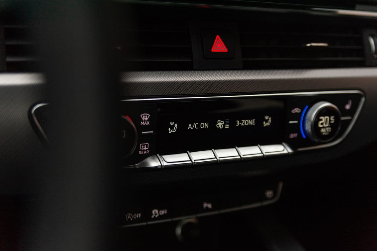 «Пристегнись, я стартую»: тест-драйв обновлённого AUDI A4 2020 