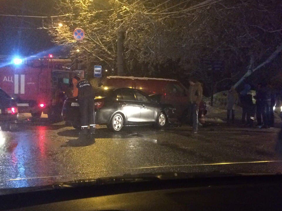 Пробка на Преображенской: Geely протаранила Transporter