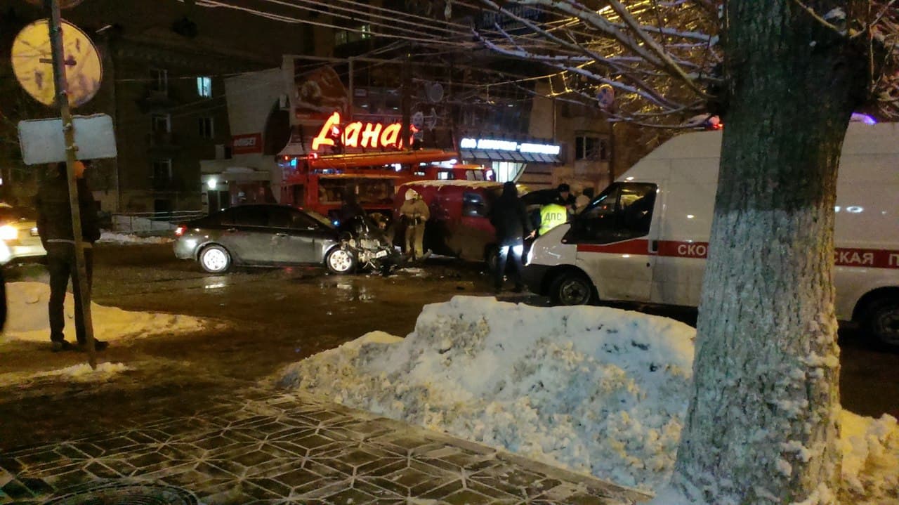 Пробка на Преображенской: Geely протаранила Transporter