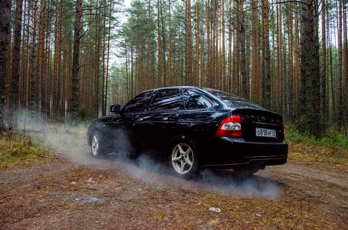 Что происходит с автомобилем, когда он попадает в руки к девушке