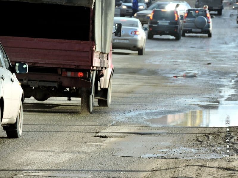 300 миллионов не лишние. Денег на ремонт дорог в области может быть больше