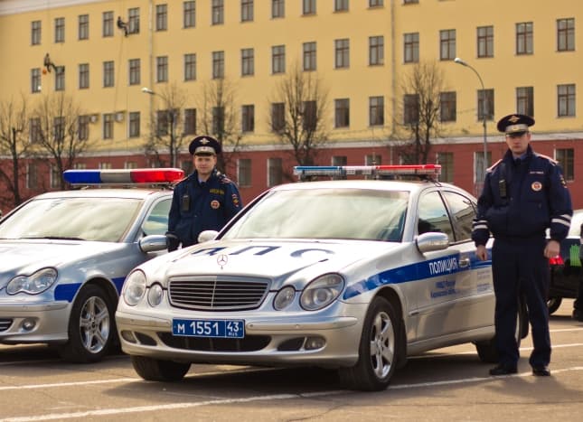 Не оставили в поле. Инспекторы ДПС помогли водителю