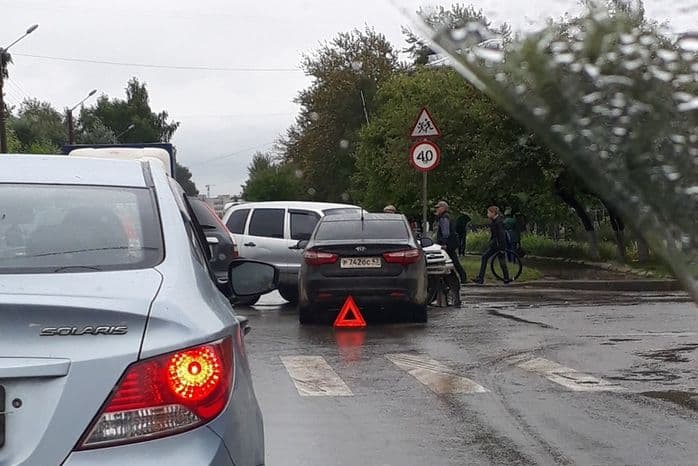 Авария на перекрестке улиц Некрасова и Чапаева