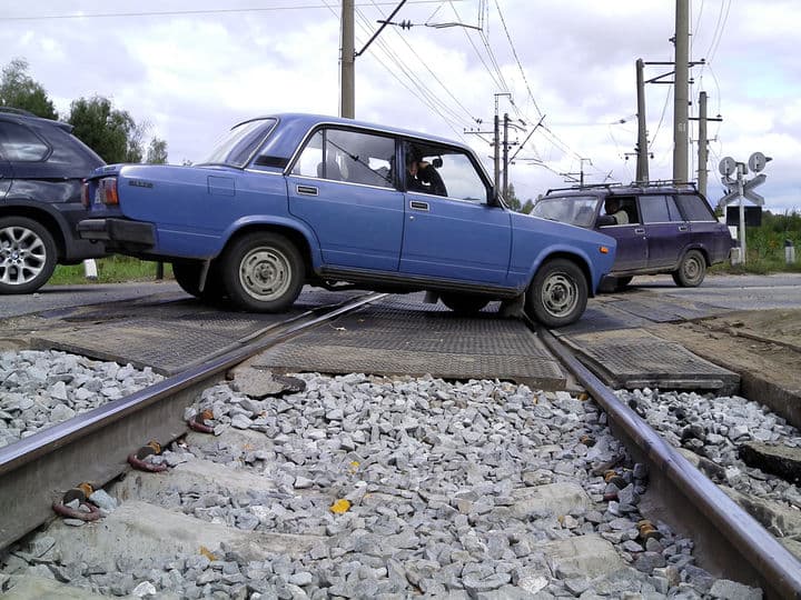 В Кирове отремонтируют 2 железнодорожных переезда