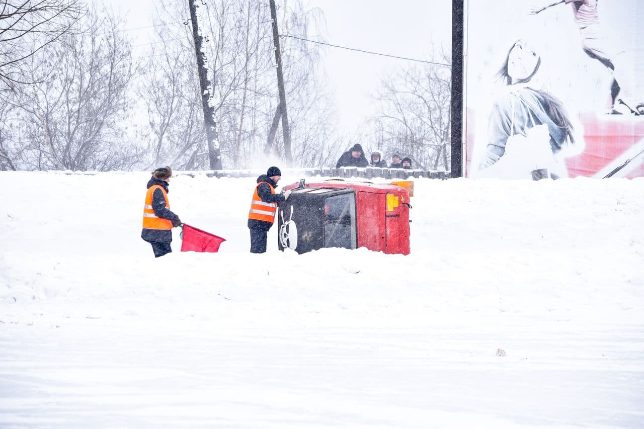 В выходные в Слободском гонщики устроили снежную бурю