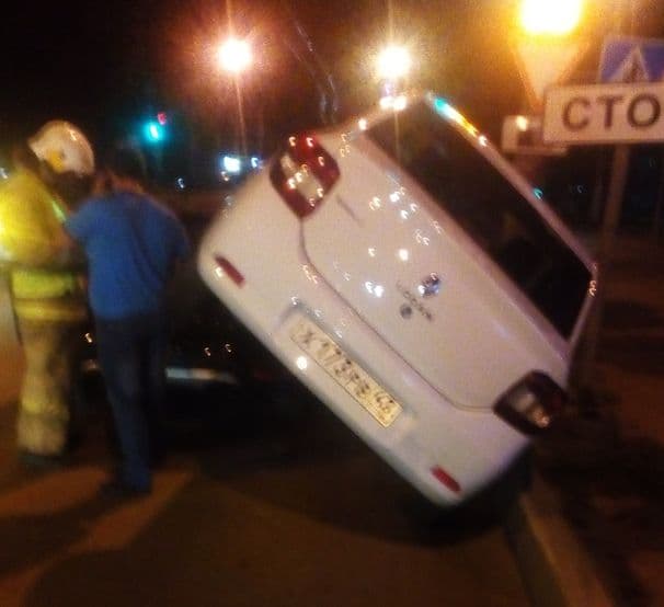 Щорса-Производственная: “Логан” залетел прямо на “Киа”