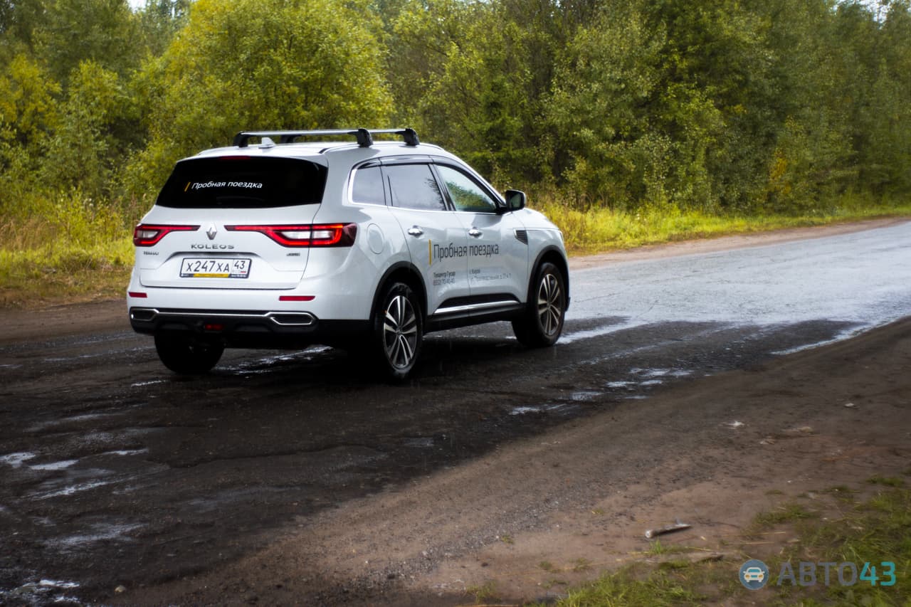 Тест-драйв Renault Koleos: местами, он соображает быстрее водителя