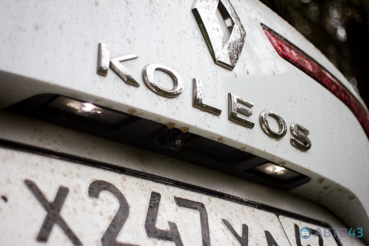 Тест-драйв Renault Koleos: местами, он соображает быстрее водителя