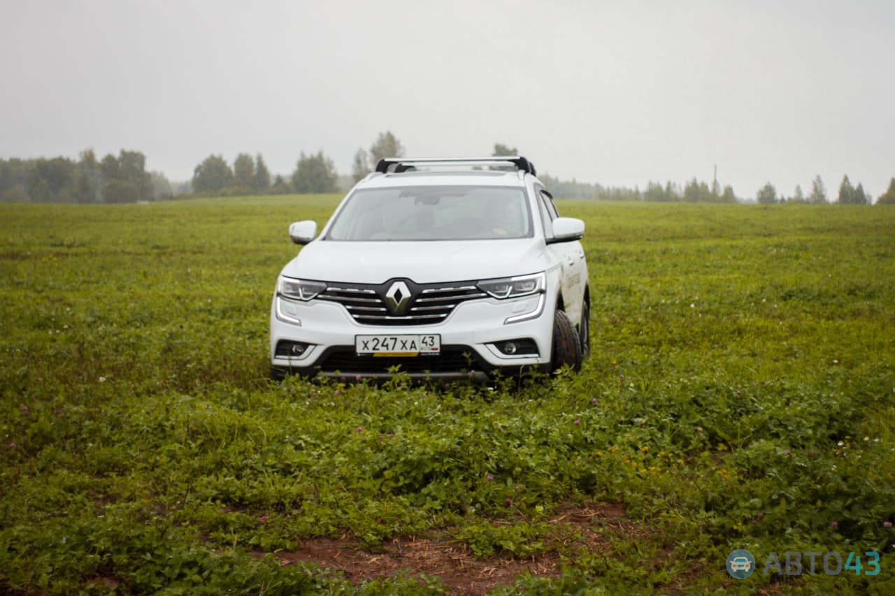 Тест-драйв Renault Koleos: местами, он соображает быстрее водителя