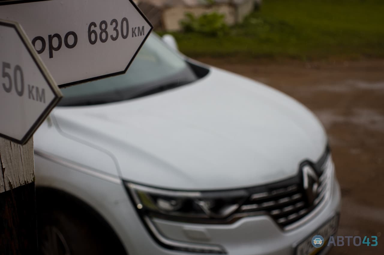 Тест-драйв Renault Koleos: местами, он соображает быстрее водителя