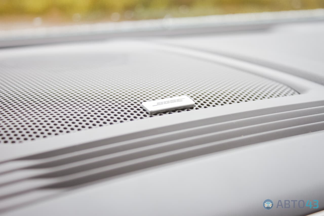 Тест-драйв Renault Koleos: местами, он соображает быстрее водителя