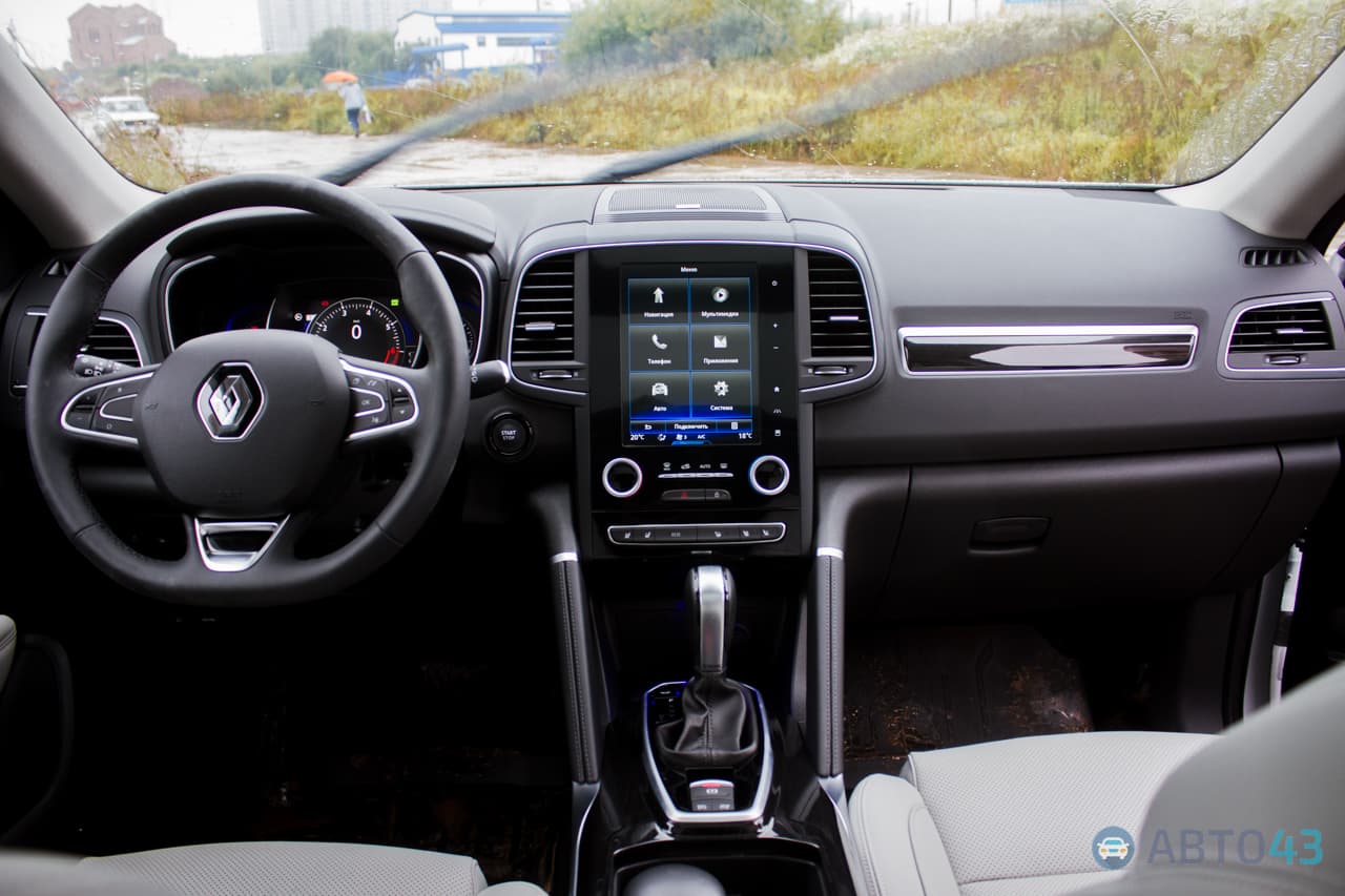 Тест-драйв Renault Koleos: местами, он соображает быстрее водителя