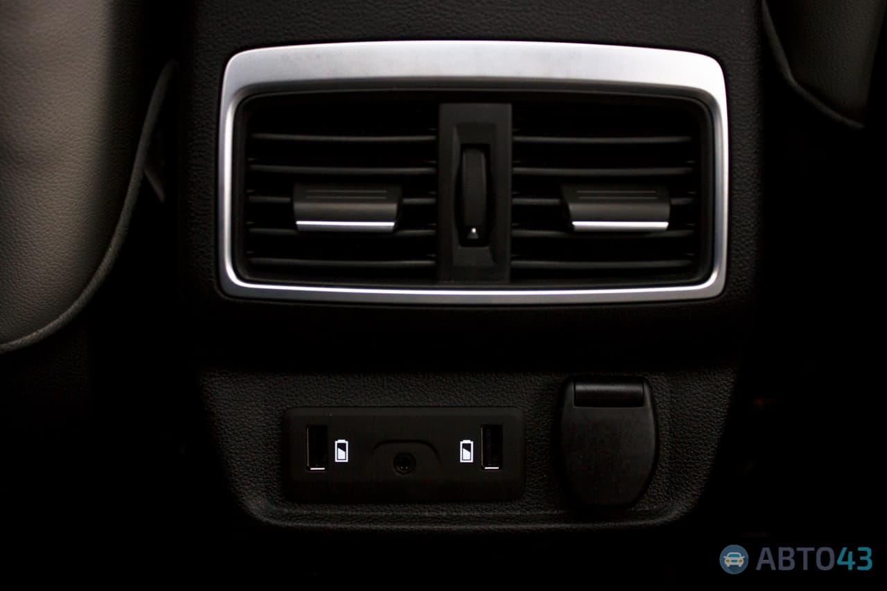 Тест-драйв Renault Koleos: местами, он соображает быстрее водителя