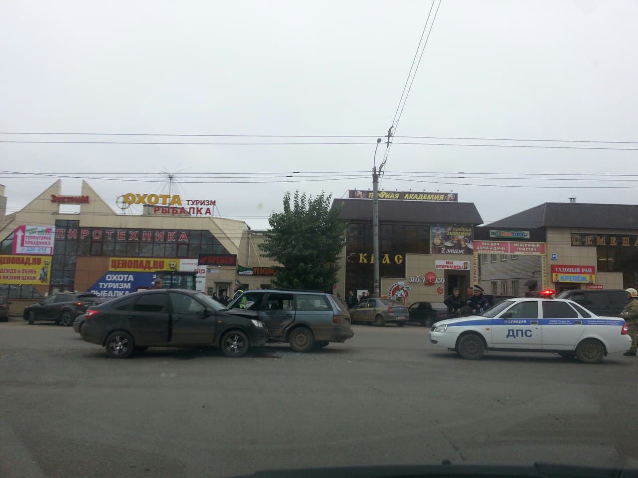 Пьяный водитель средь бела дня учинил ДТП в Кирове