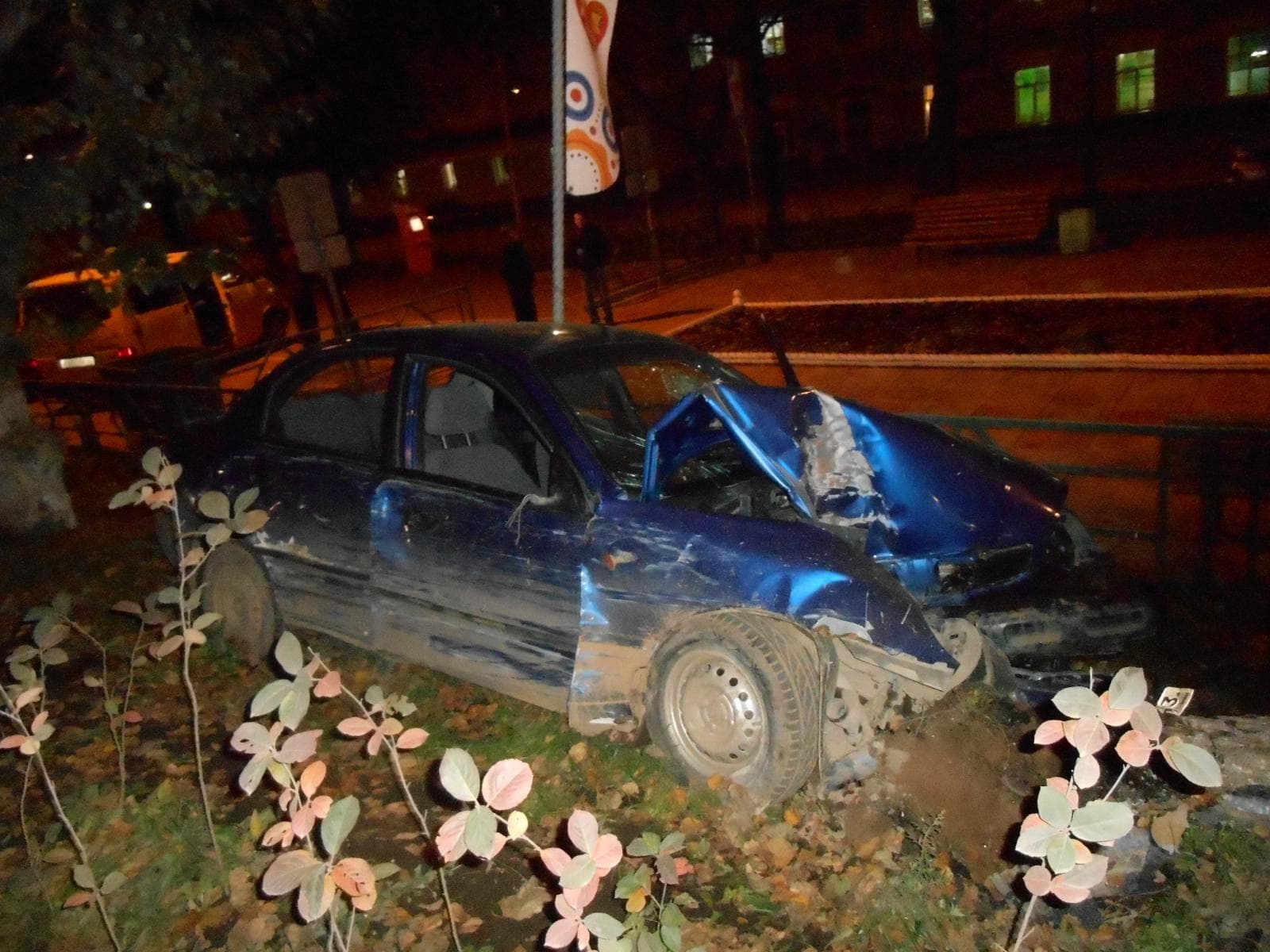 Водитель «ЗАЗ- Шанс» на Комсомольской протаранил 2 машины