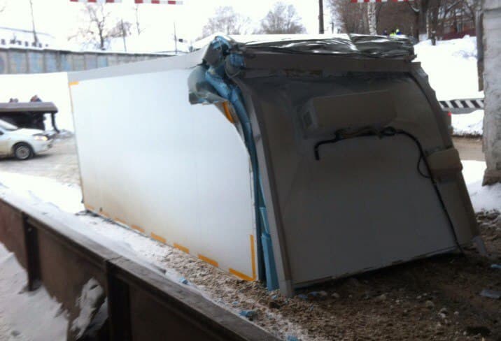 В Котельниче «Урал» «потерял» часть кузова