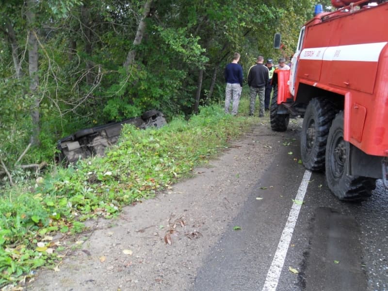 Пьяный водитель Lancer съехал в кювет