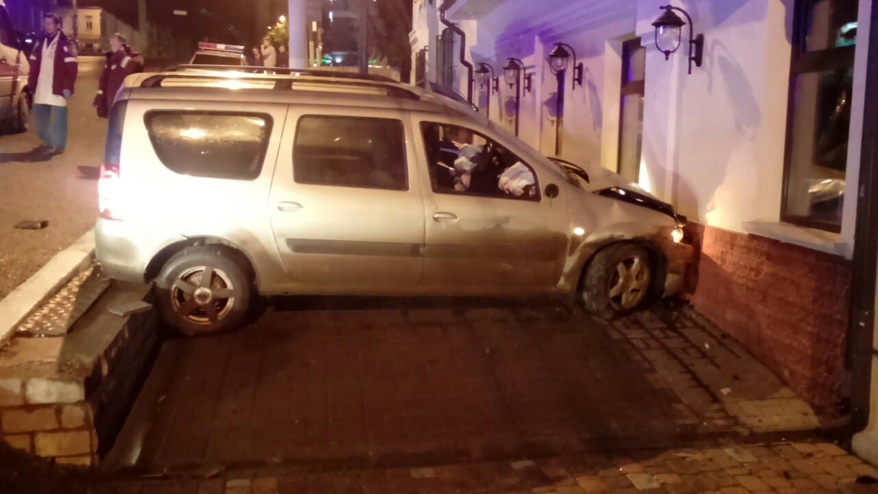 Ночную аварию на Ленина спровоцировал пьяный водитель