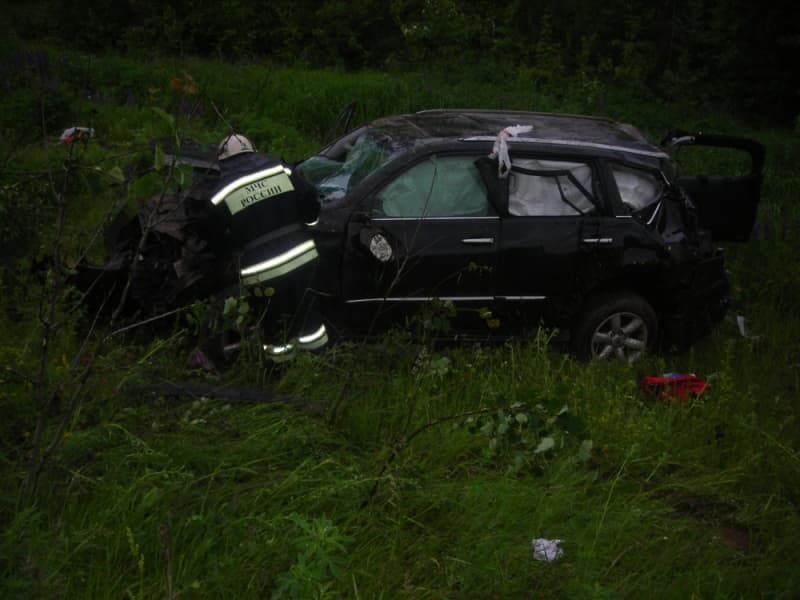 Lexus с 3 пассажирами от столкновения «ушел» в кювет