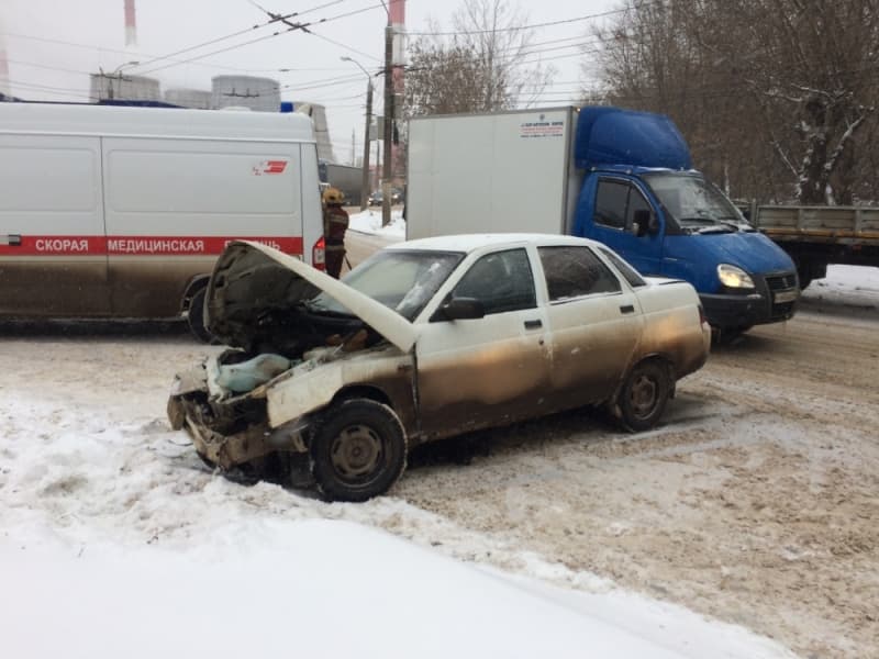 На Ломоносова не разъехались ВАЗ и ГАЗ