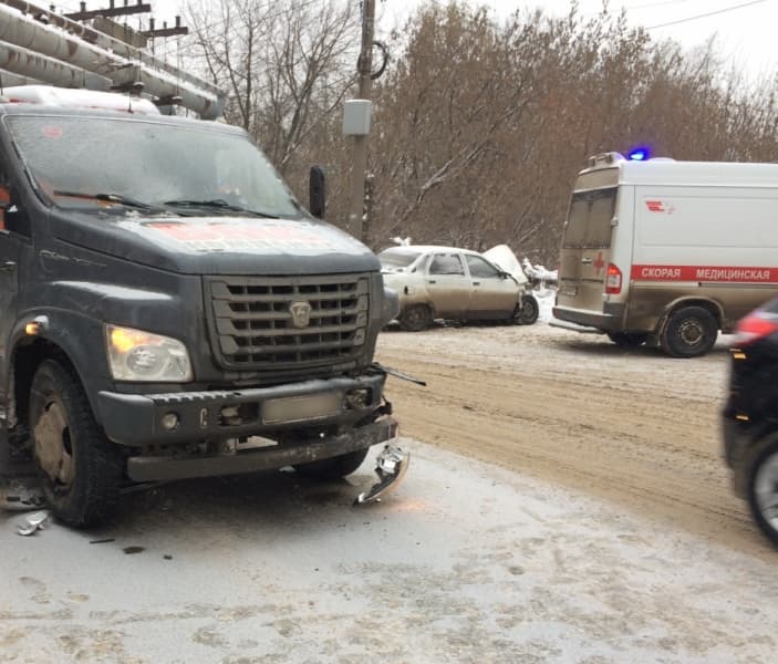 На Ломоносова не разъехались ВАЗ и ГАЗ