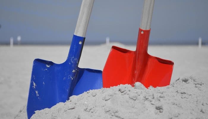 Лес, темнота, а ты один: что делать, если застрял в сугробе?