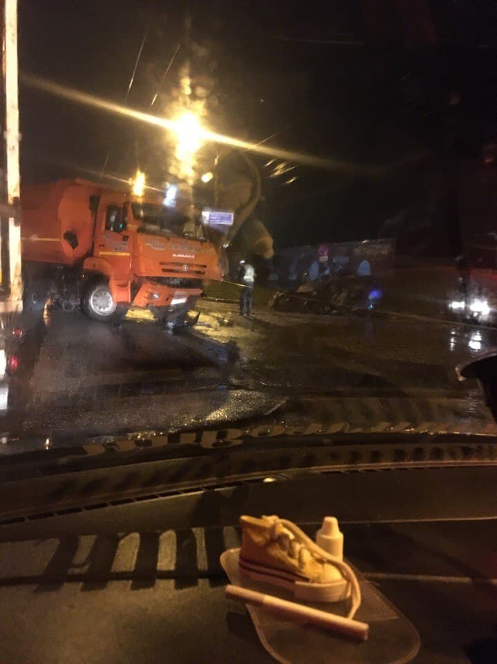 На Луганской ВАЗ заскочил под «Камаз»