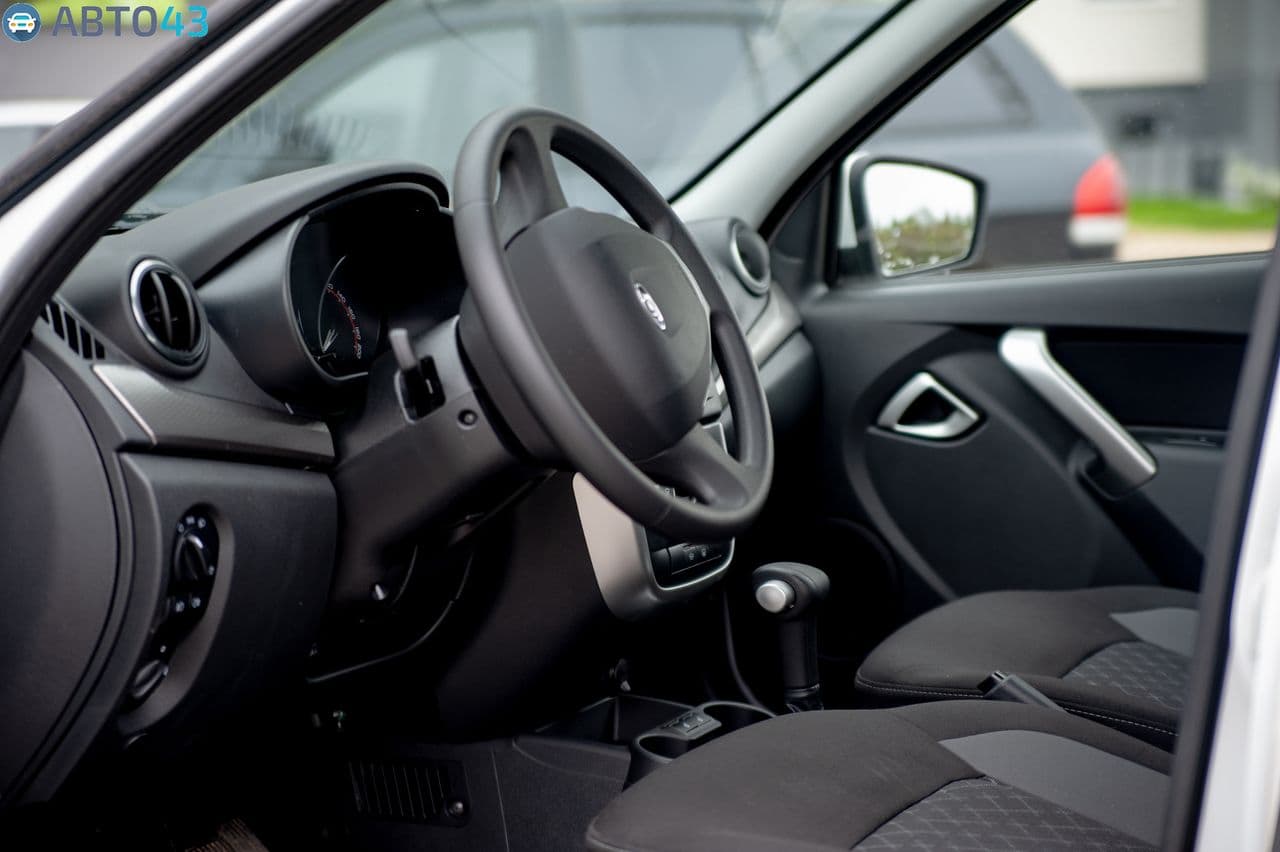 Тест-драйв люксовой Lada Granta: что вы получите за 660 тысяч рублей?