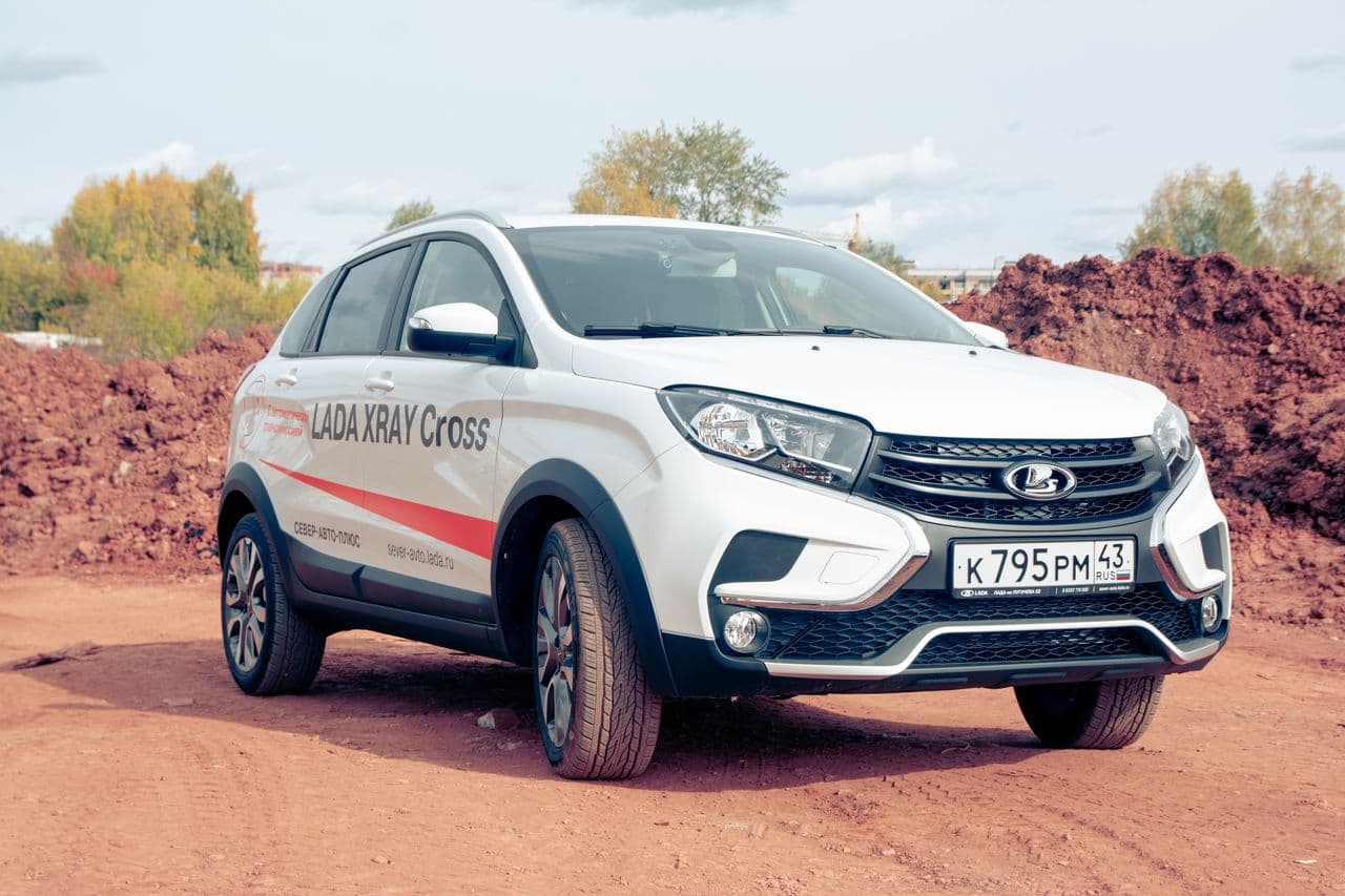 Рвал с места на Lada Xray Cross на вариаторе: тест-драйв