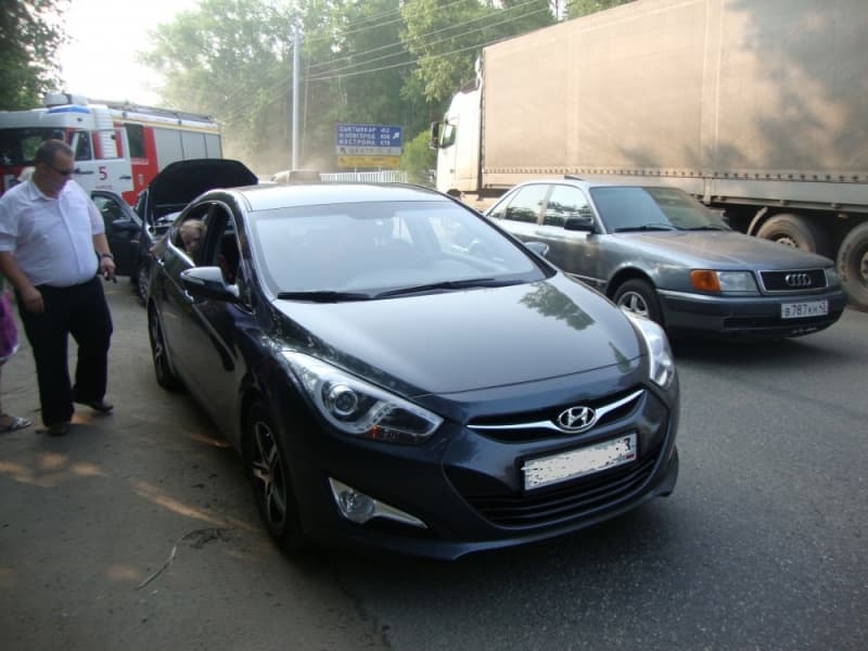 Из-за двойного ДТП дамба Макарья встала в полуторачасовую пробку