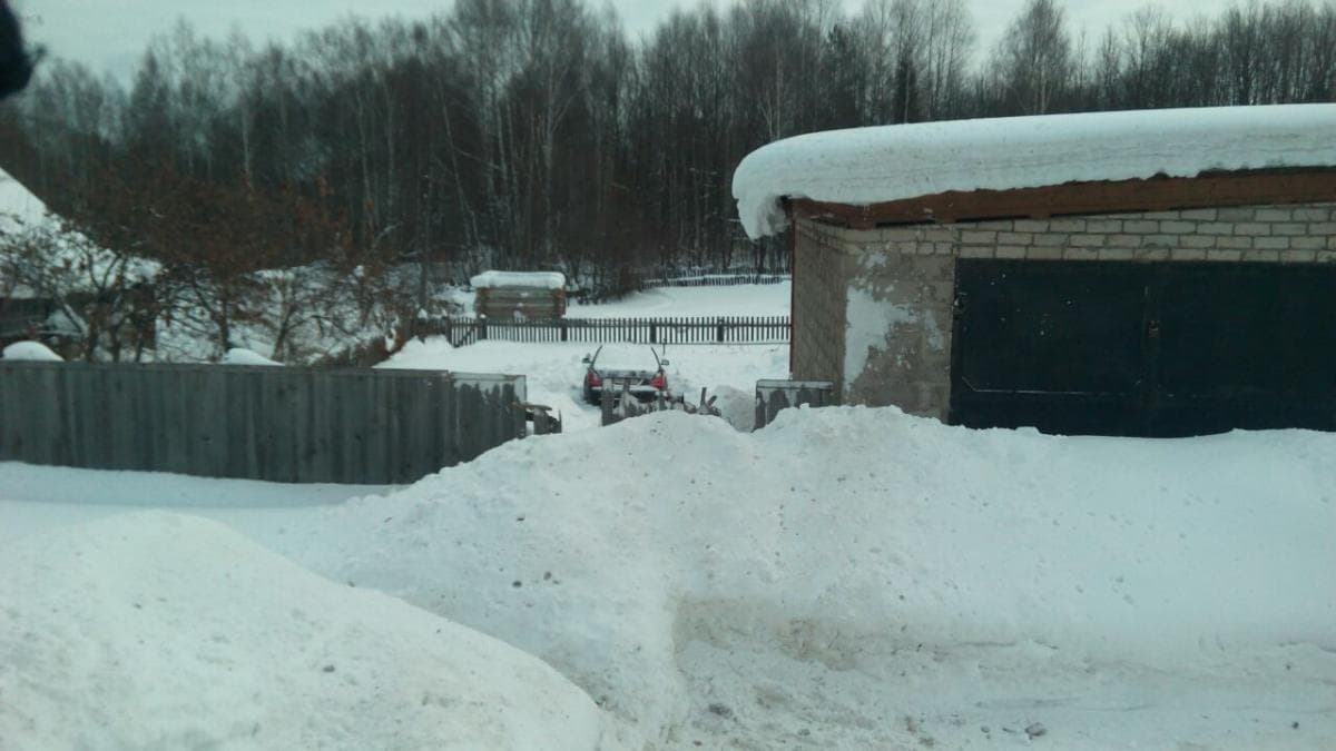 Съехал в кювет в чужой огород - авария у Дендрария