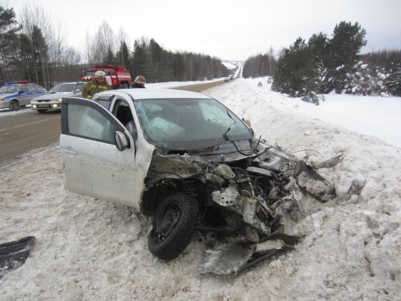С обочины под фуру - авария в Орловском районе